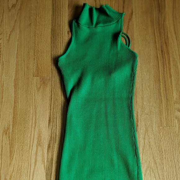 Dresses & Skirts - Bodycon strappy back knit dress